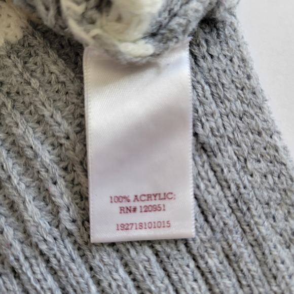 Gray and White Striped Long Braided Sleeve Sweater. - Picture 10 of 10